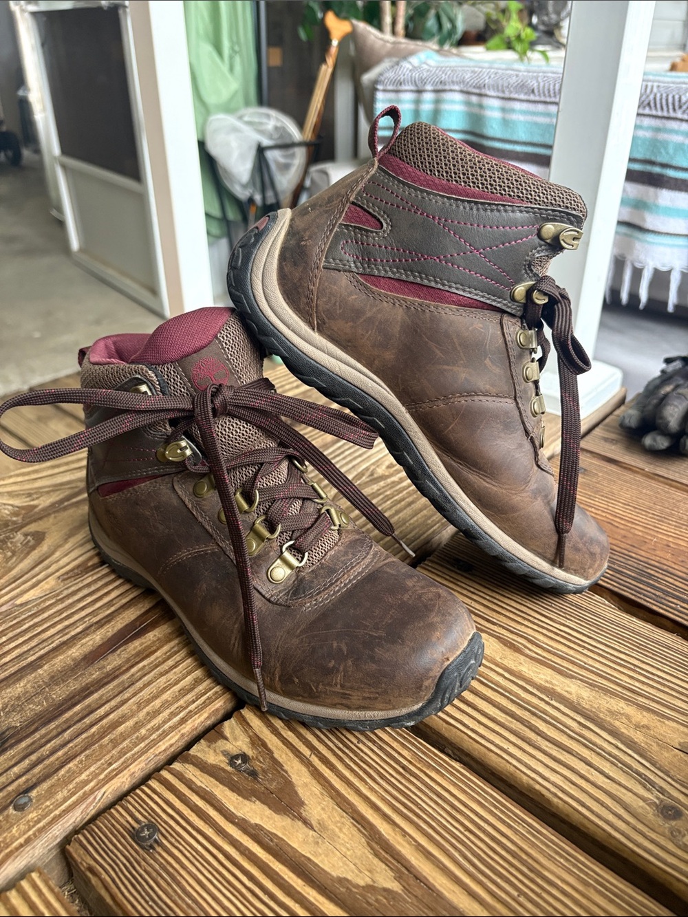 Timberland Brown Leather Women’s Hiking Boots with Burgundy Accents
